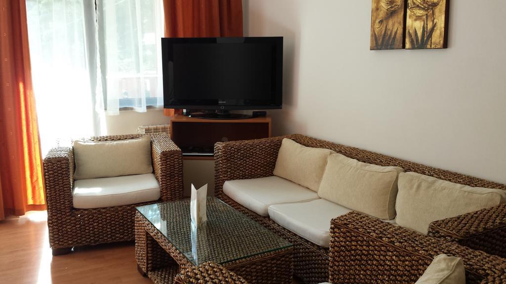 Apart Hotel Flora Residence Daisy Borowez Zimmer foto