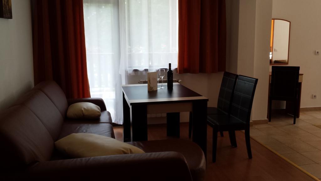 Apart Hotel Flora Residence Daisy Borowez Zimmer foto